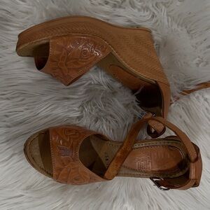 Elegant Tan Leather Wedge Sandals